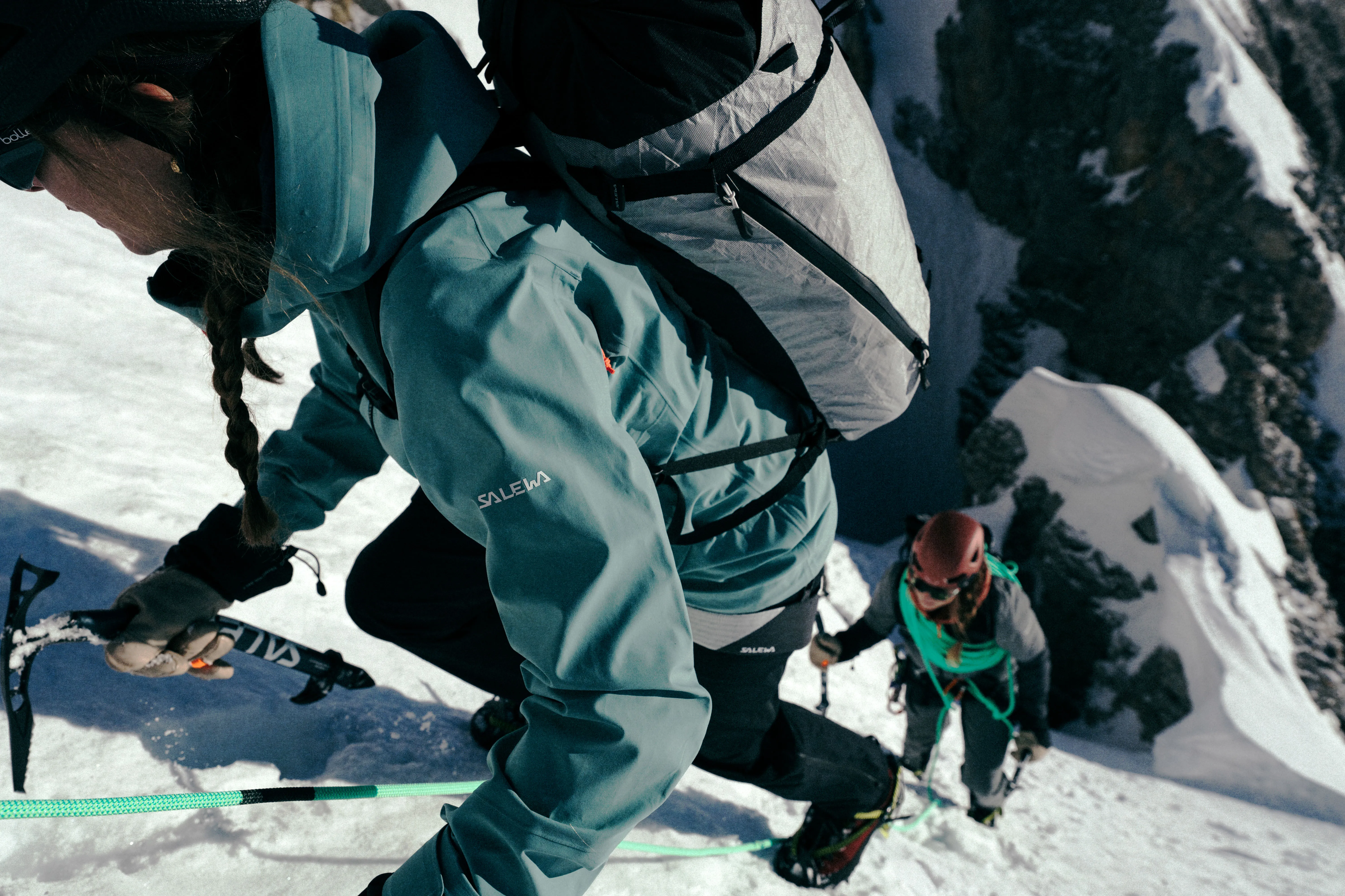 Hardshell - całoroczna ochrona przed warunkami atmosferycznymi